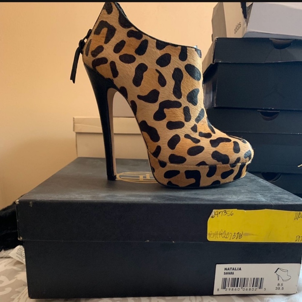 Nicole Richie House of Harlow Booties